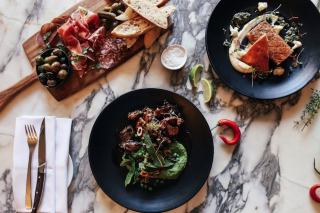 Apéro de Noël : idées festives et recettes de fêtes