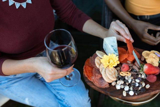 Planche aperitive : l'art de composer un plateau irrésistible Planche aperitive : l'art de composer un plateau irrésistible