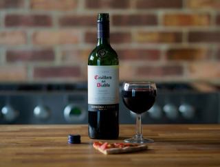 Accords mets et vins pour l'apéritif : guide pratique