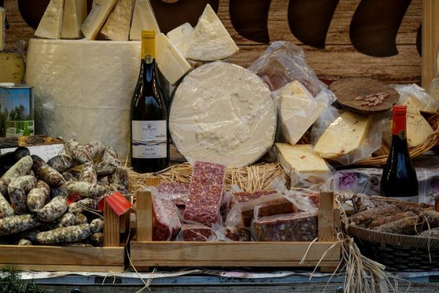 Chablis et charcuteries fines - un accord sous-estimé à tester d’urgence Chablis et charcuteries fines - un accord sous-estimé à tester d’urgence
